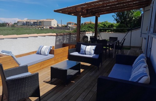 Frontignan House | Holiday home 3 minutes' walk from the beach.