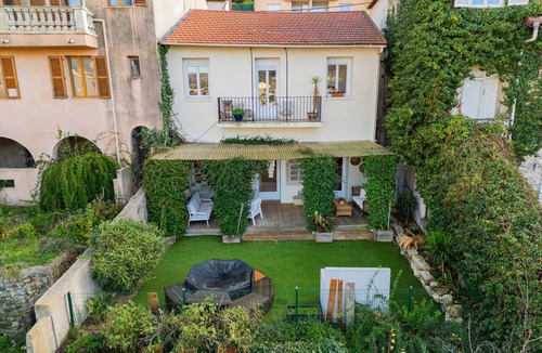 La Turbie House | Holiday Home 'Escapade Proche De Monaco' with Mountain View, Private Terrace and Wi-Fi