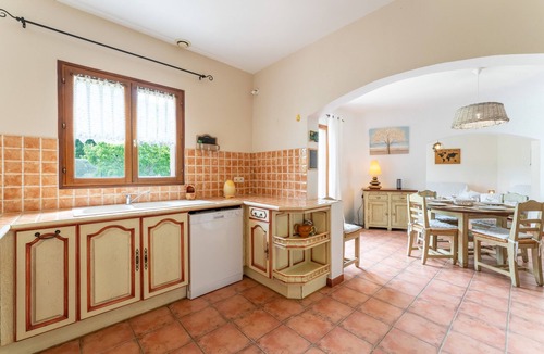 Malemort-du-Comtat House | Holiday Home “Le Nichoir au pied du Ventoux” with Mountain View, Wi-Fi, Air Conditioning