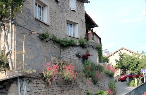 Peyreleau House | Holiday Home “Gîte La Lavande” with Mountain View, Private Terrace and Garden