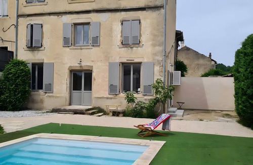 Clerieux House | Holiday Home “La Maison des Remparts” with Private Pool, Wi-Fi & Air Conditioning