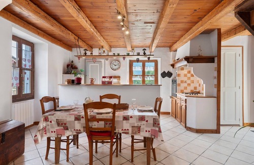 Allevard House | Holiday Home 'Le Chavannaclub' with Mountain View, Private Terrace and Wi-Fi