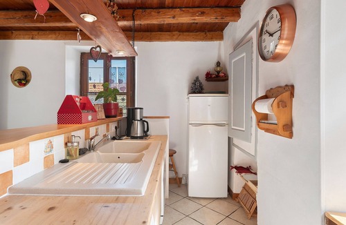 Allevard House | Holiday Home 'Le Chavannaclub' with Mountain View, Private Terrace and Wi-Fi