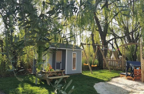 Orgon House | Holiday Home 'Mas Férigoulet' with Private Terrace, Wi-Fi and Air Conditioning