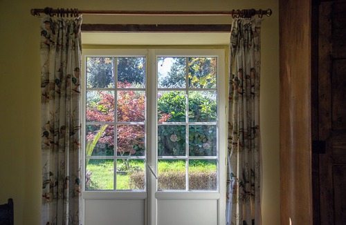Landevieille House | Holiday Home 'Petite Roblinière 10min Plage' with Private Terrace, Shared Garden and Wi-Fi