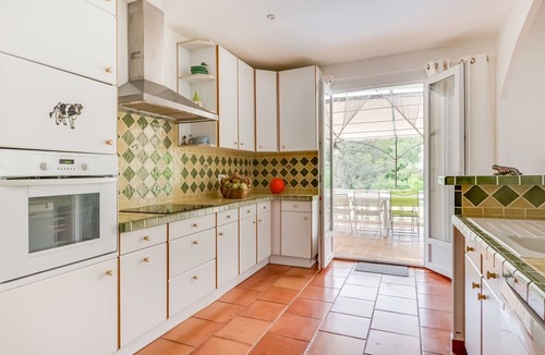 Lagarde Pareol Villa | Holiday home with private pool near Orange