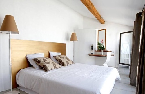 Barbentane House | Holiday house Barbentane for 1 - 9 persons with 4 bedrooms - Row house