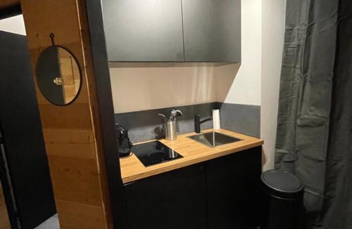 Les Claux Apartment | Home Vars. Le studio