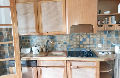 Bastide Giraud Apartment | Homerez - Apartement 1 km away from the beach for 6 ppl. with shared pool