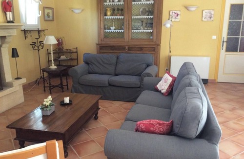 Menerbes Villa | Homerez - Charming Villa in Ménerbes with Private Pool