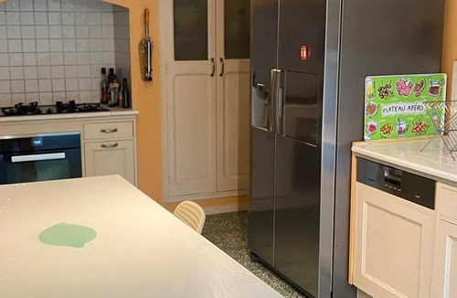 Cavaillon Villa | Homerez - Elegant Villa in Cavaillon with Private Pool