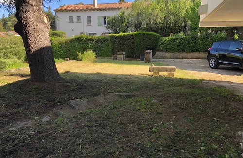 Villeneuve-les-Avignon House | Homerez - House with a View in Villeneuve-lès-Avignon