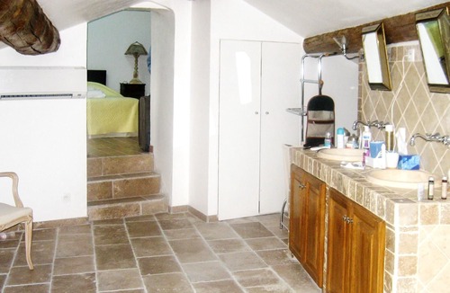 Molleges House | Homerez - Spacious house for 8 ppl. with swimming-pool and terrace at Mollégès