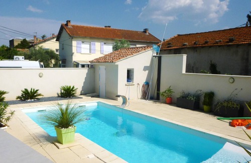 Avignon Villa | Homerez - Spacious villa With swimming pool