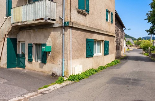 Aydat Apartment | Homerez - Studio in Aydat