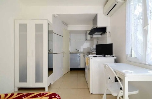 Malpasse Apartment | Homerez - Studio in Marseille