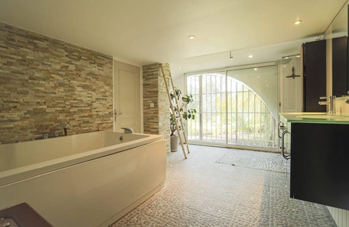 Aubagne Villa | Homerez - Villa 17 km from the beach for 12 pers. with swimming pool and jacuzzi
