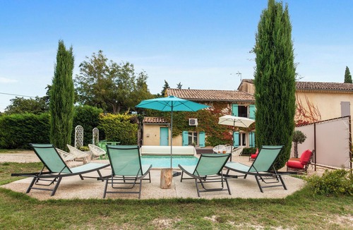 Beaumes-de-Venise Villa | Homerez - Villa in Beaumes-de-Venise
