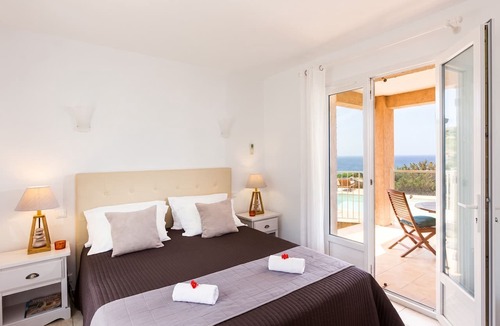 Marine de Davia Villa | Homerez - Villa in Corbara