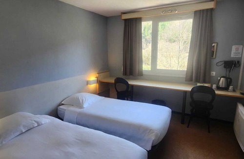 Florac Hotel | Hotel Le Pont Neuf