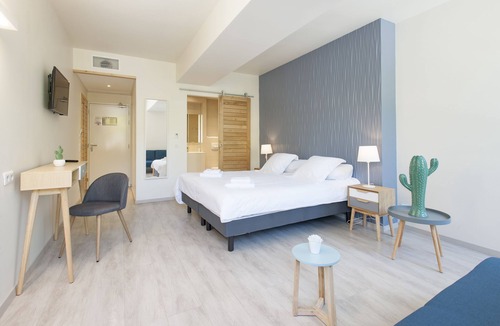 Collobrieres Hotel | Hotel restaurant des Maures