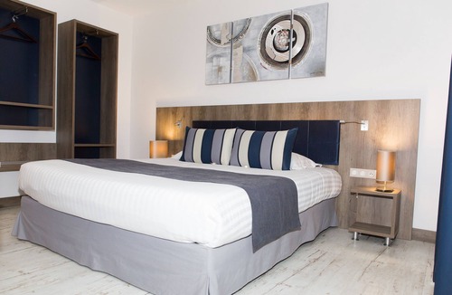 Pierrelatte Hotel | Hotel Restaurant Le Domaine des Oliviers