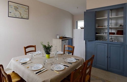Beauvoir-sur-Mer House | House in city center for 6 with garden