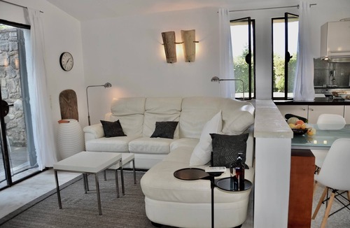 Oppede House | House OLIVIERS 5 *heated swimming pool king-size bed air conditioning luxury
