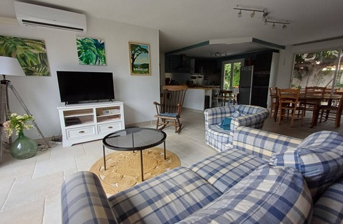 Armissan House | House with swimming pool and 3 bedrooms 6km from Narbonne beach. Air-conditioned