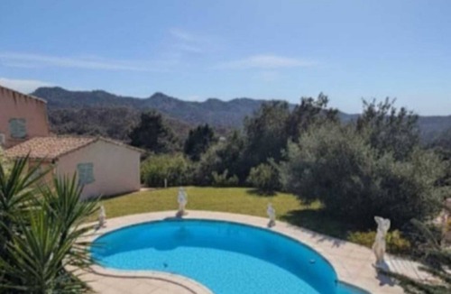 Nessa House | House with swimming pool and panoramic view, sleeps 3, 4 if baby, pets allowed