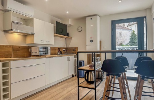 Quartier Chorier-Berriat Apartment | #IM | The Victoria 10 💟