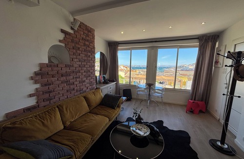 8th Arrondissement House | In Les Goudes, air-conditioned house with a view, close to the sea, large landscaped garden, quiet location.