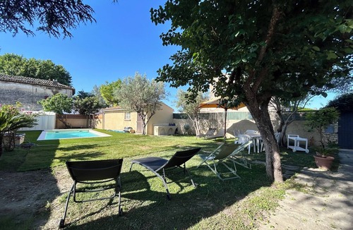 Avignon Villa | In October - Visit Provence - Villa for 6 people - 3 bedrooms + pool