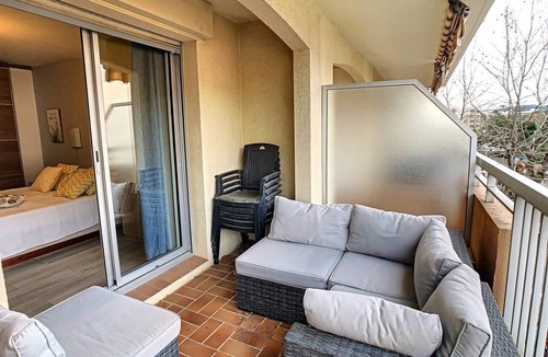 Sainte-Maxime City Centre Apartment | In the City and near the beach