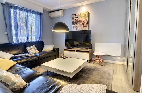 Sainte-Maxime City Centre Apartment | In the City and near the beach