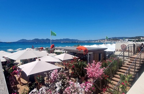 Cannes City Centre Apartment | In the heart of Cannes, beautiful apartment + large terrace, ideal for conferences + vacations