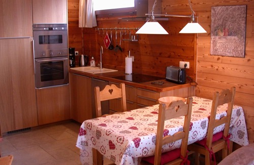 Allos Ski Chalet | Independent garden level 50 m2, terrace, parking, enclosed garden, recent chalet