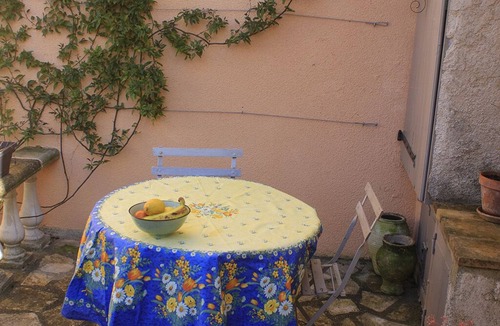 Le Rouret House | Independent guest house for a romantic getaway