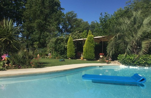 Castelnau-le-Lez Villa | Inhale. Blow it out! A bubble of tranquillity in a green setting.