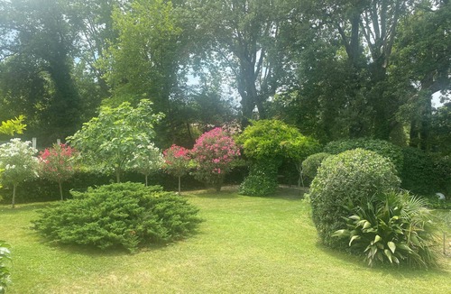 Castelnau-le-Lez Villa | Inhale. Blow it out! A bubble of tranquillity in a green setting.