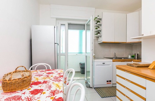 Rosignano Solvay Apartment | Nice apartment for 6 guests with A/C, WIFI, TV and balcony
