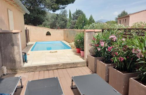 Beaumes-de-Venise House | Joli logement indépendant avec cuisine piscine clim au bonheur proche centre village #dentelles Montmirrail