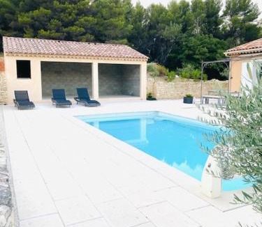 Saint-Saturnin-les-Apt Villa | Jolie maison de 110 m 2, pour 6 personnes, au calme, avec piscine