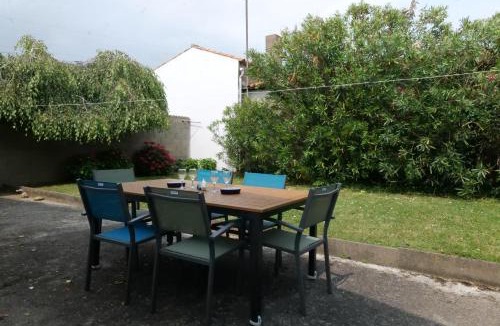 Olonne-sur-Mer House | Jolie maison avec jardin - quartier la Roulière - 6 personnes