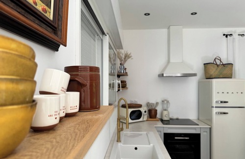 Anduze House | Just a 2-minute walk from downtown Anduze! Enjoy this new home surrounded by nature.
