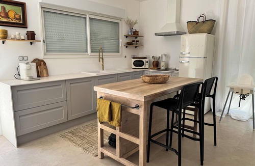 Anduze House | Just a 2-minute walk from downtown Anduze! Enjoy this new home surrounded by nature.