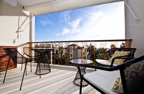 Cannes City Centre Apartment | Khayat-0514-Roomy studio with a fantastic sea view