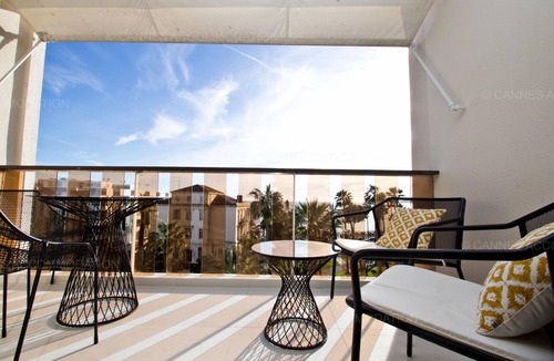 Cannes City Centre Apartment | Khayat-0514-Roomy studio with a fantastic sea view