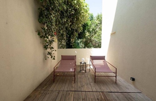 Gares Apartment | L`élégant - Terrasse et climatisation