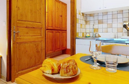 La Chapelle-en-Valgodemard Apartment | L'Edelweiss 2 - Piscine - WIFI